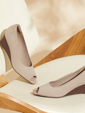 Vivaia Tamia Peep-Toe Wedge Pumps Size 39 in Almond